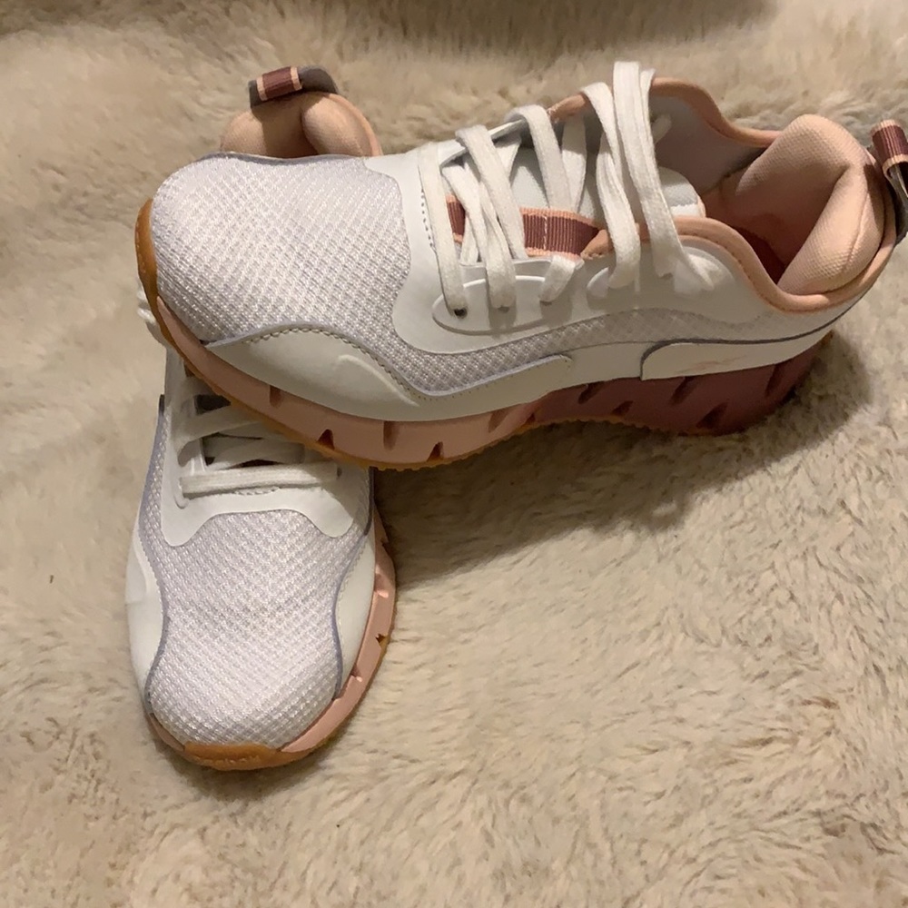 Ladies Reebok - Picture 6 of 6